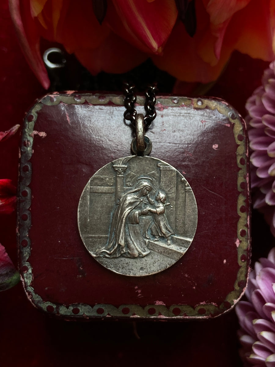 Saint Therese Jesus Christ Medal Pendant