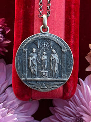 Saint Esprit Medal Pendant