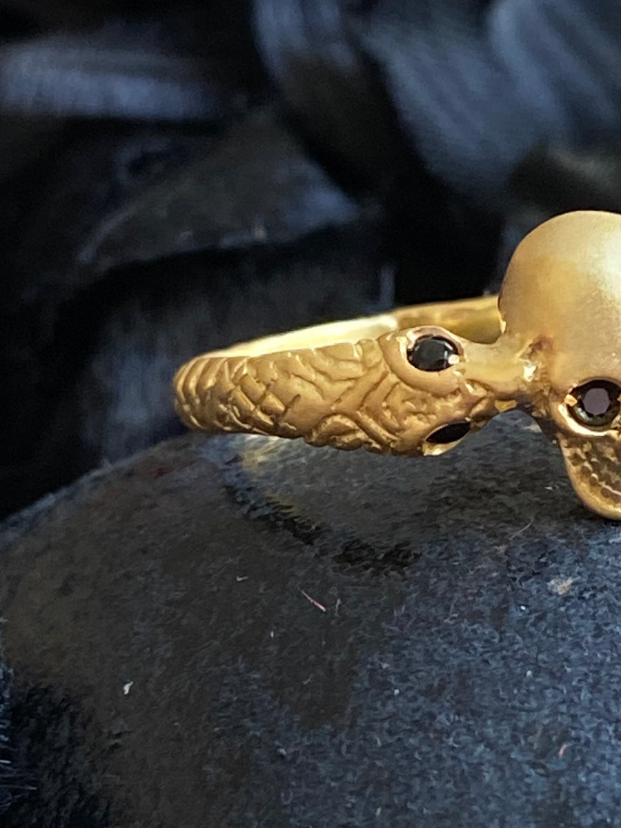 Memento Mori Skull Ring - ShopSacredBarcelona